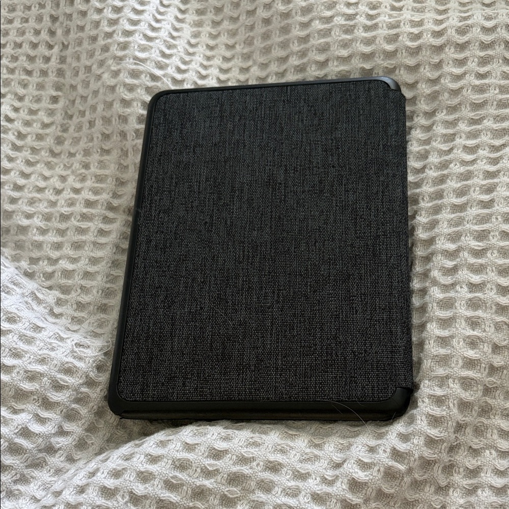 Kindle Paperwhite Black Fabric Case cover - Picture 3 of 4